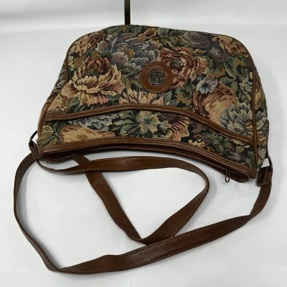 One East Carpet Bag Purse Tapestry Green Beige Canvas Med Zip Close Faux Leather